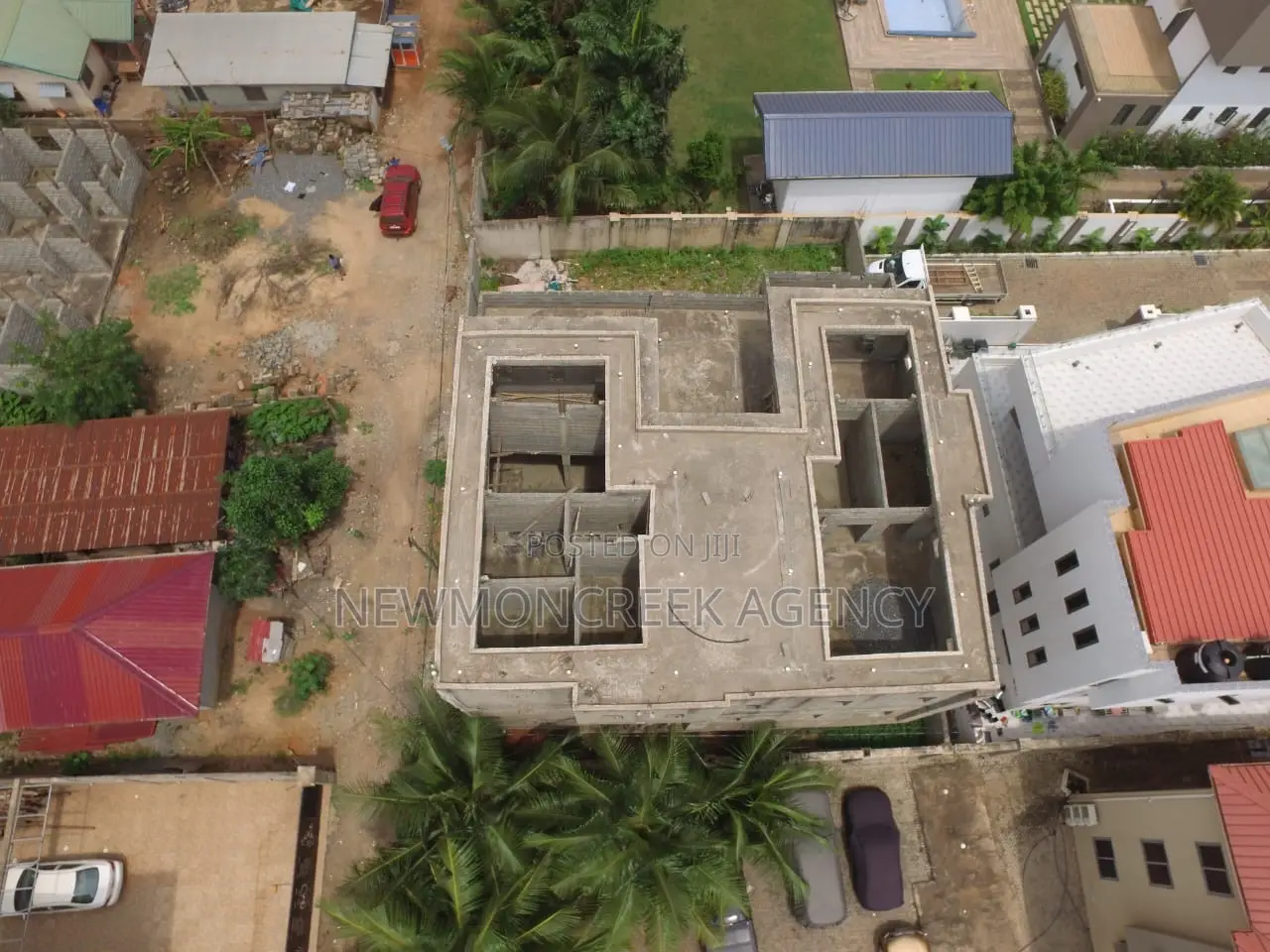 6bdrm Duplex in Adenta Frafraha, Accra Metropolitan for sale in Accra Metropolitan