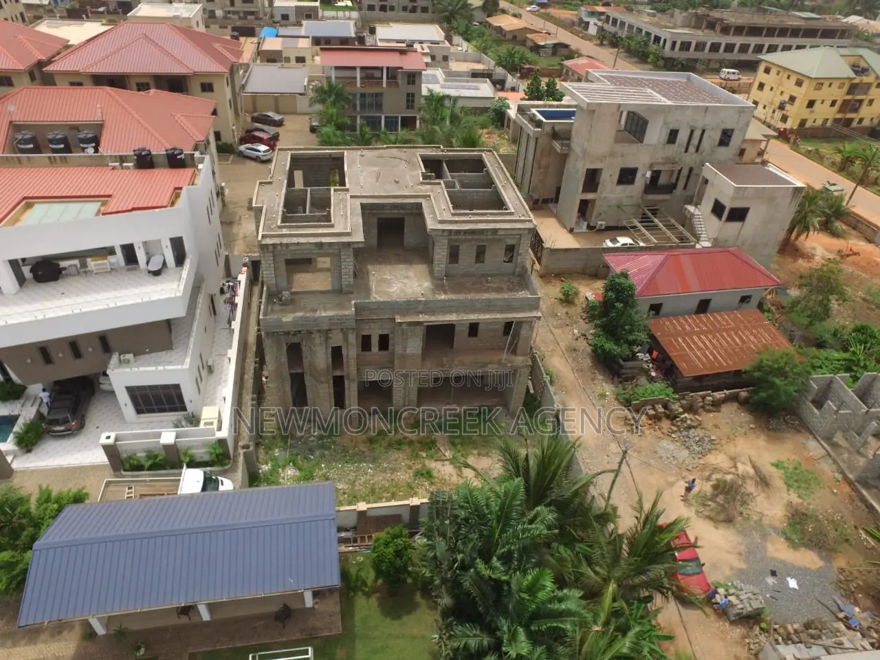 6bdrm Duplex in Adenta Frafraha, Accra Metropolitan for sale in Accra Metropolitan