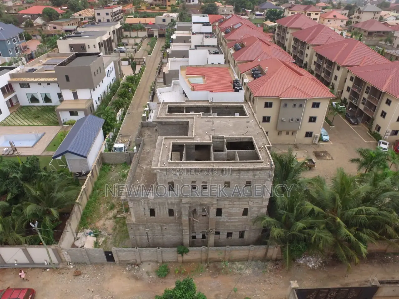 6bdrm Duplex in Adenta Frafraha, Accra Metropolitan for sale in Accra Metropolitan