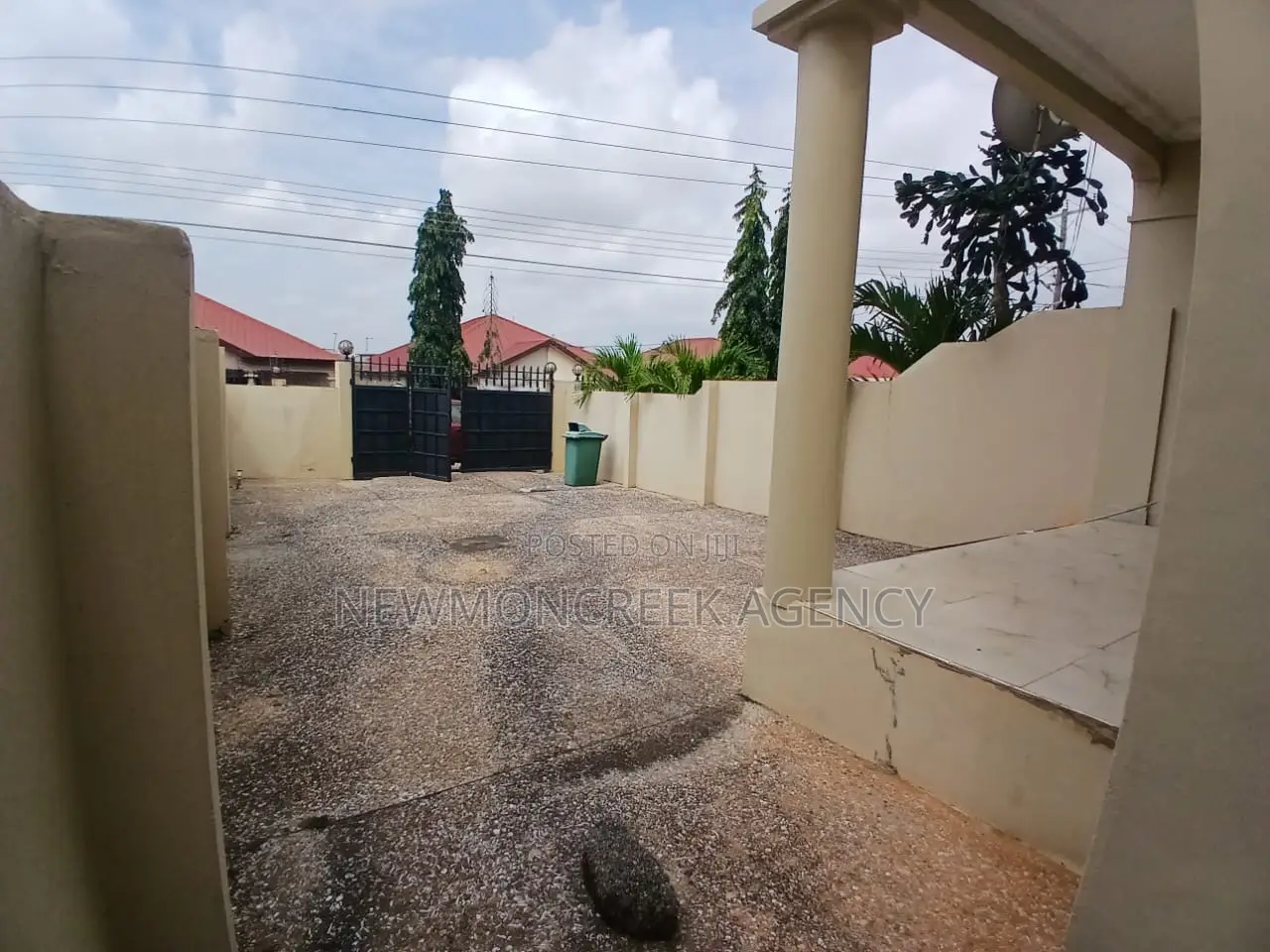 3bdrm Duplex in Abokobi Estate, Pentecost for sale in Pentecost
