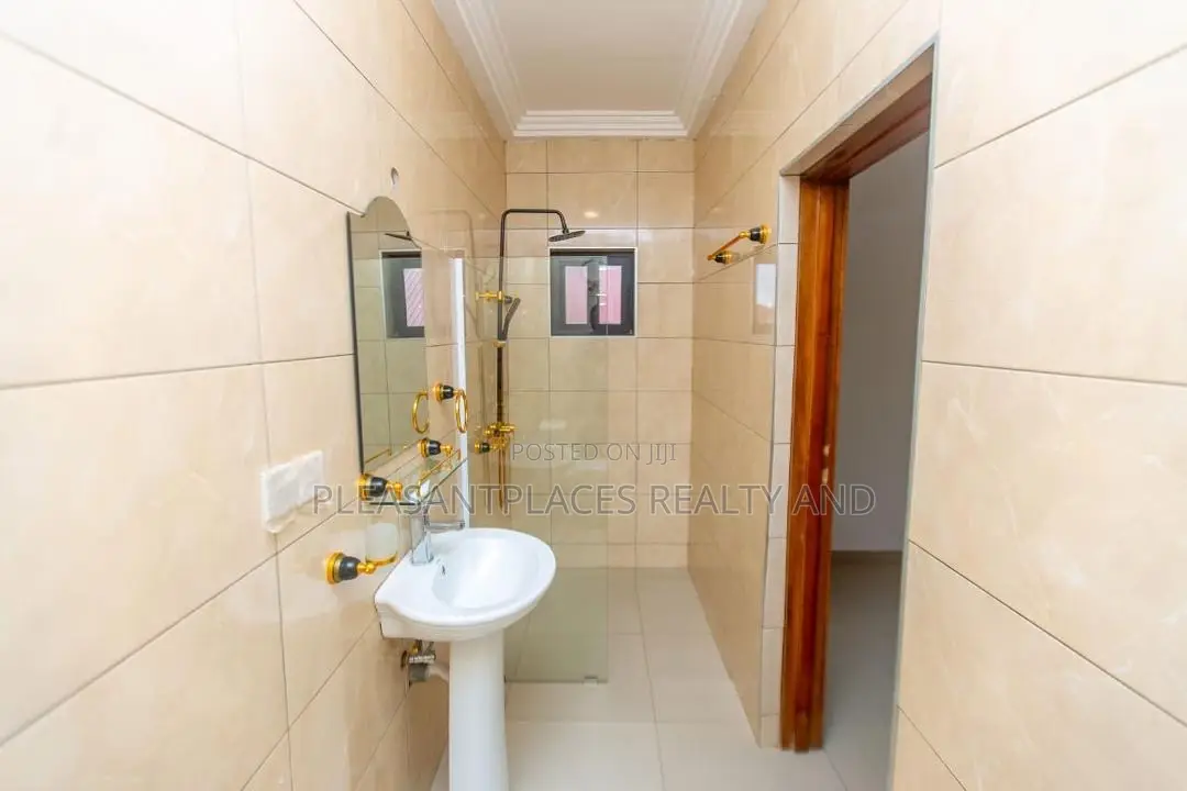 3bdrm House in Pleasantplaces And, Oyarifa Mall Area for sale in Oyarifa Mall Area