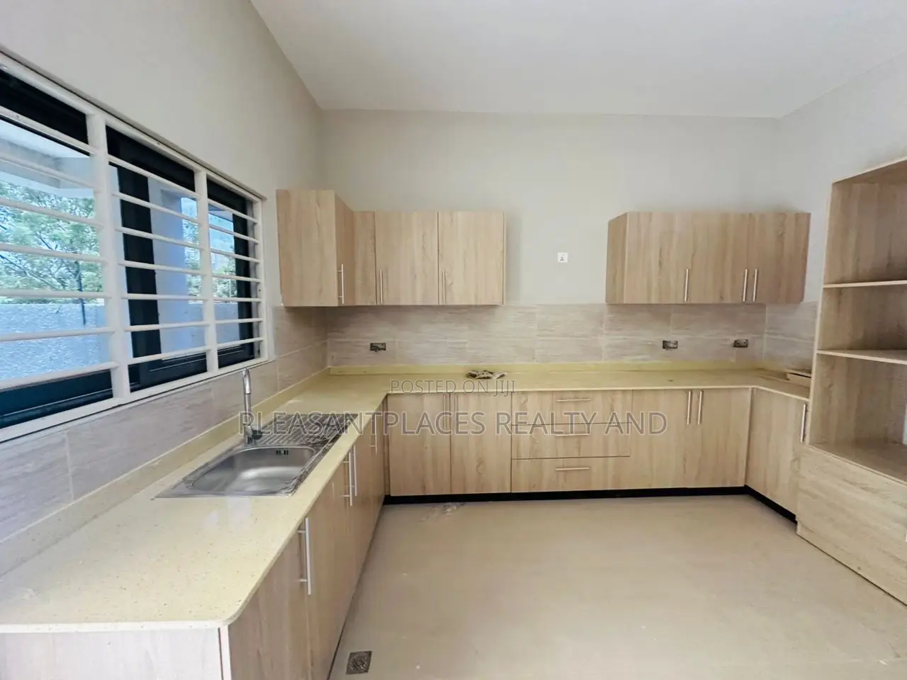 2bdrm House in Pleasantplaces And, Oyarifa for sale in Oyarifa