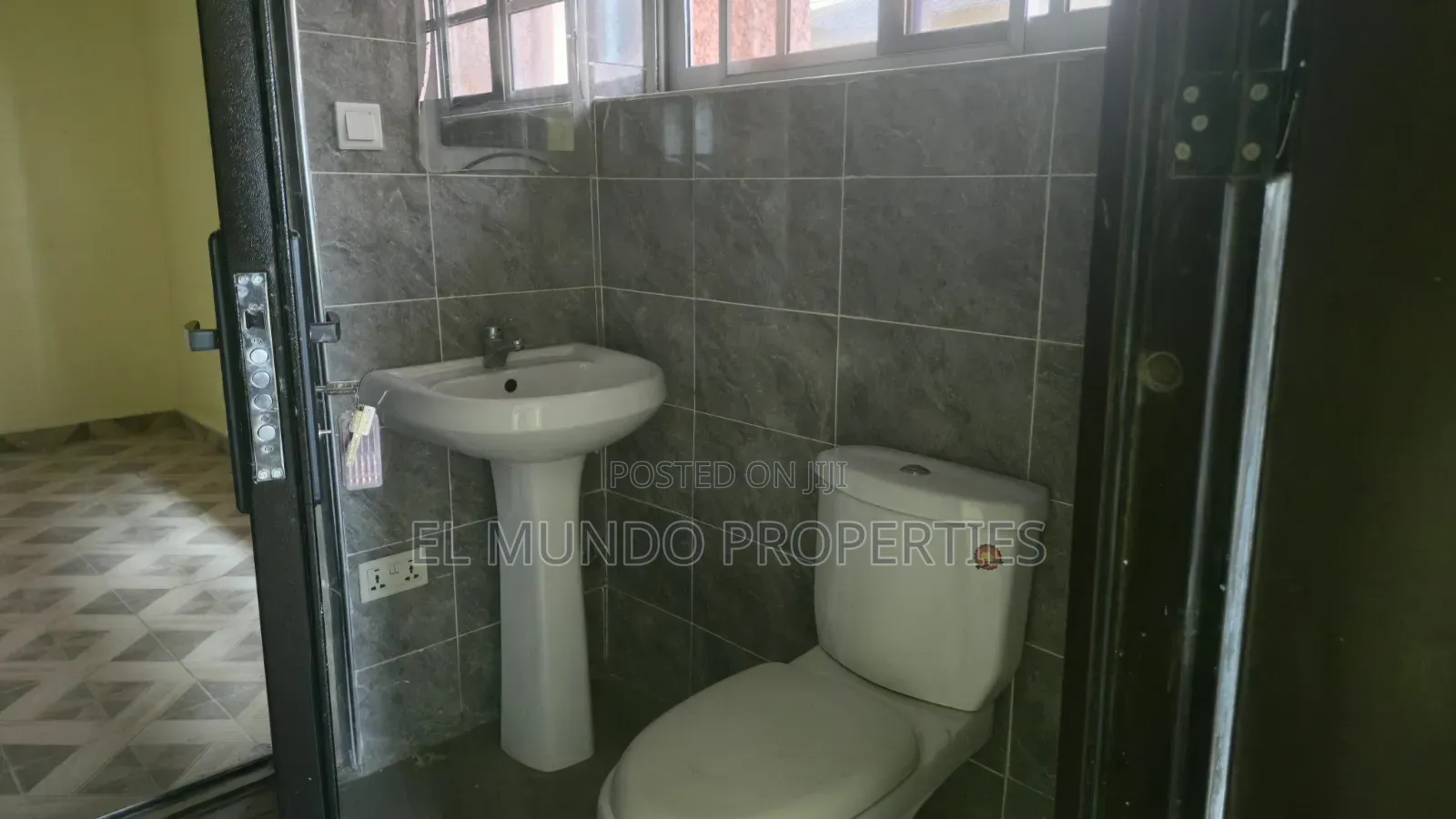 2bdrm Apartment in Kwadaso Estate, Kumasi Metropolitan for rent in Kumasi Metropolitan