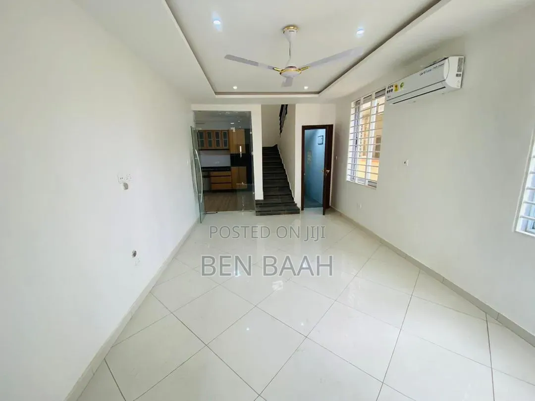 2bdrm Duplex in Ben Properties, The Mall for rent in The Mall