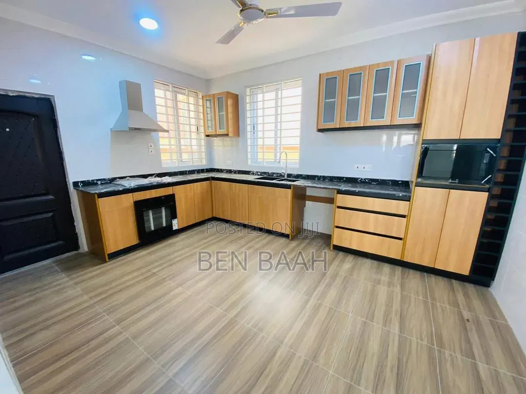 2bdrm Duplex in Ben Properties, The Mall for rent in The Mall