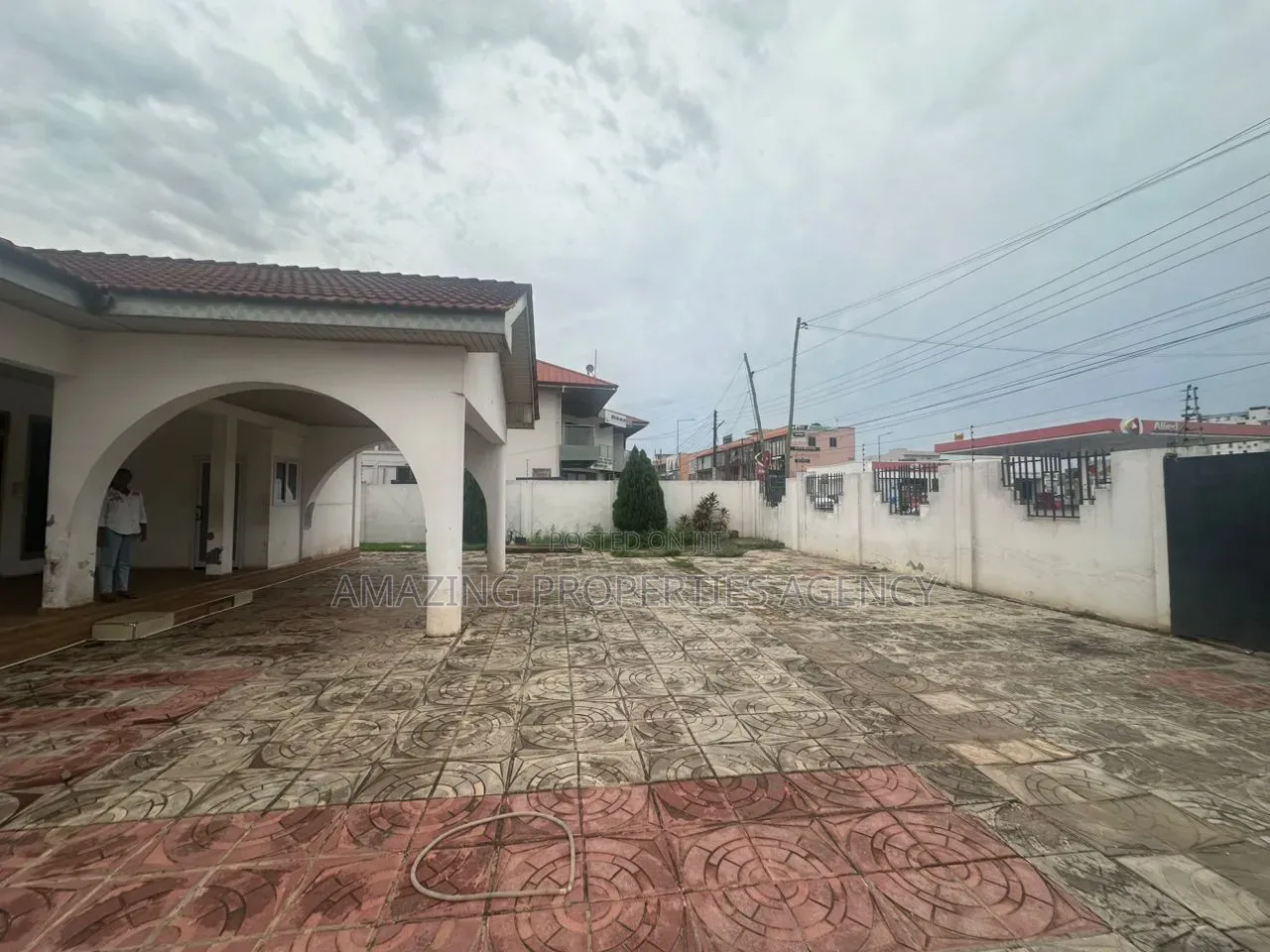 10 Bed House for Rent at East Legon,Shiashie
Suitable for Office in Otano