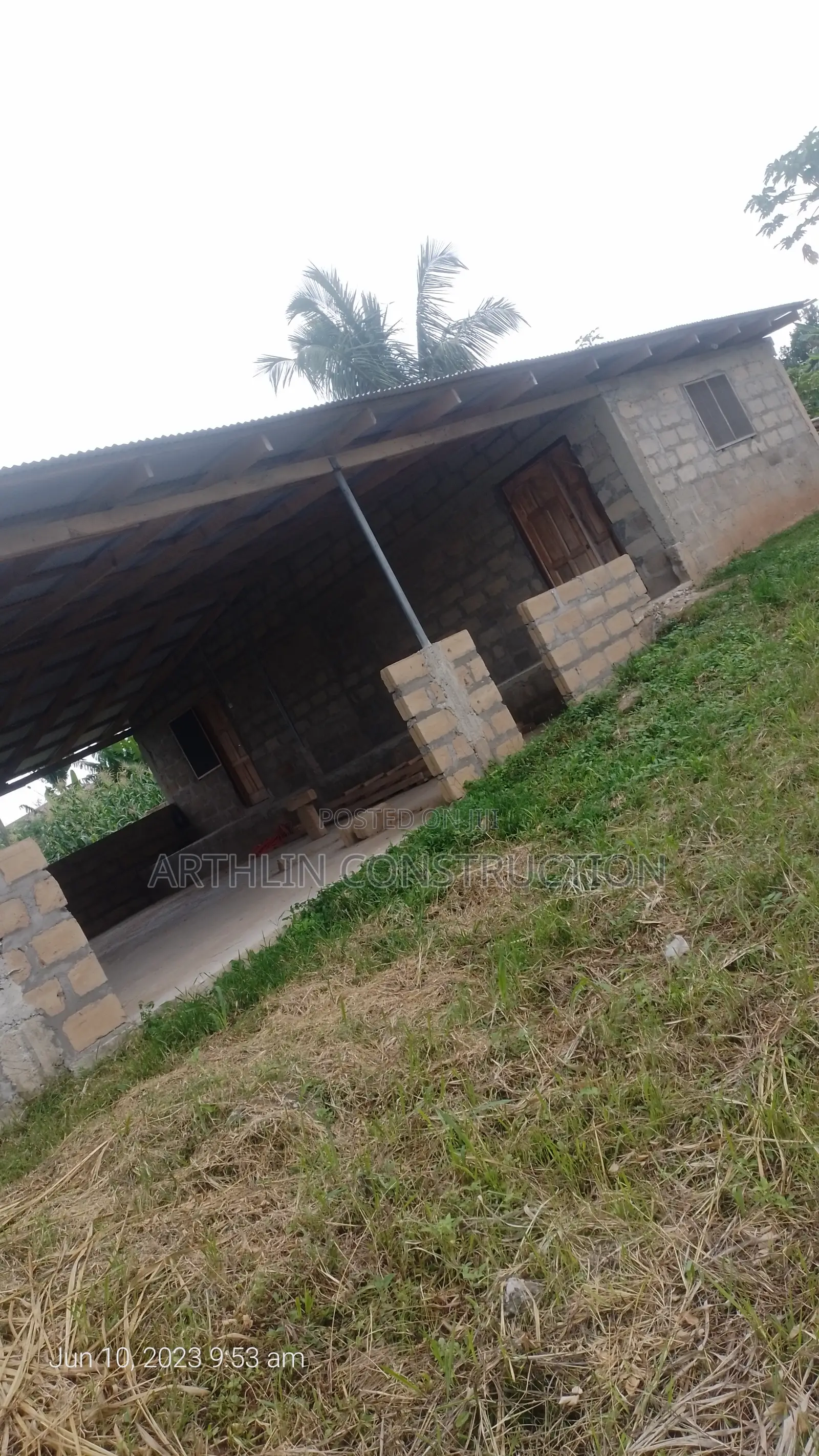 Commercial Property Close to Main Road for Rent at Ag Swedru in Agona West Municipal