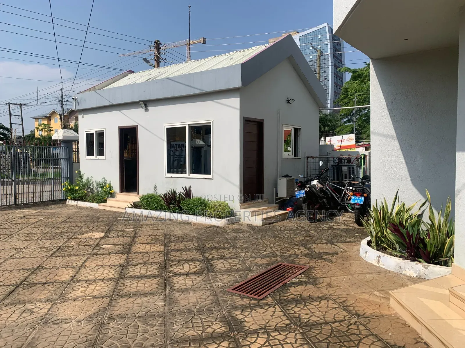 North Ridge Location Near the Nigerian Embassy. 371 SQM in North Ridge