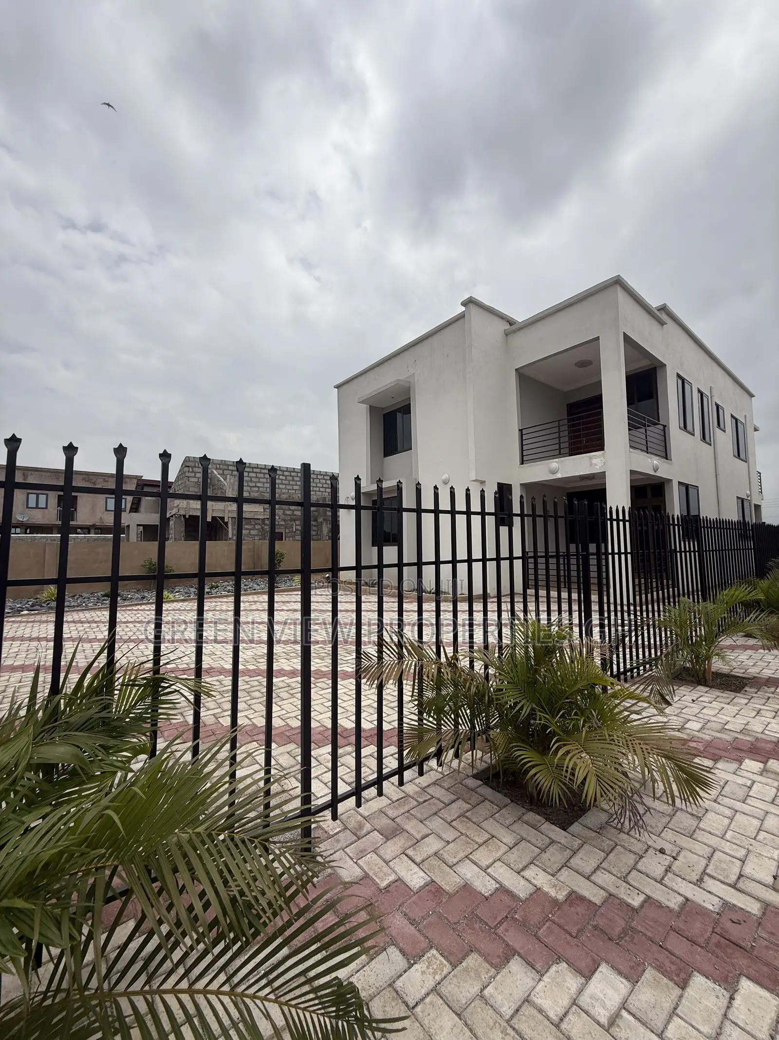 4bdrm Duplex in Tema Metropolitan for rent in Tema Metropolitan