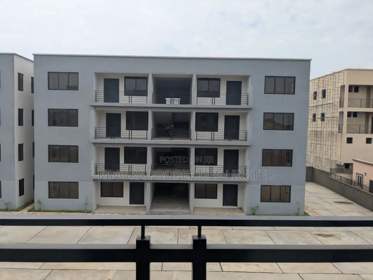3bdrm Apartment in Achimota Mall, Mile 7 for rent in Mile 7