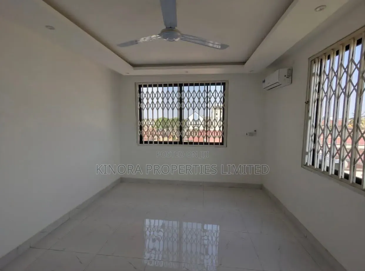 3bdrm Apartment in Achimota Mall, Mile 7 for rent in Mile 7