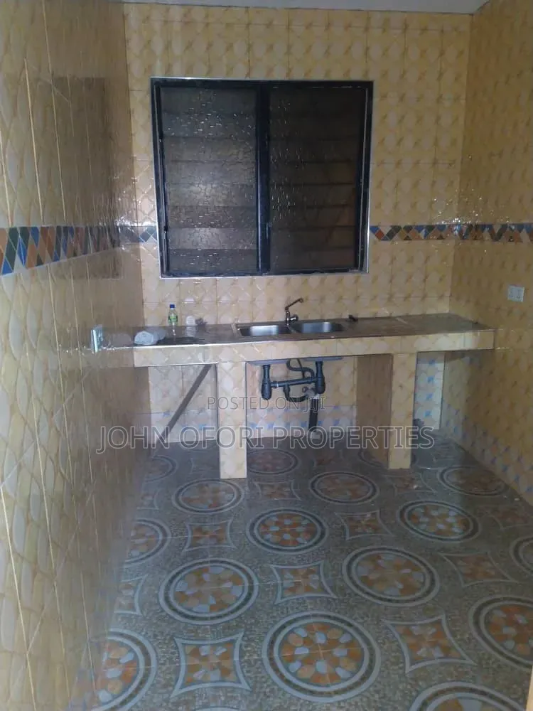 1bdrm Apartment in Emena J H S School, Asokore Mampong Municipal in Asokore Mampong Municipal