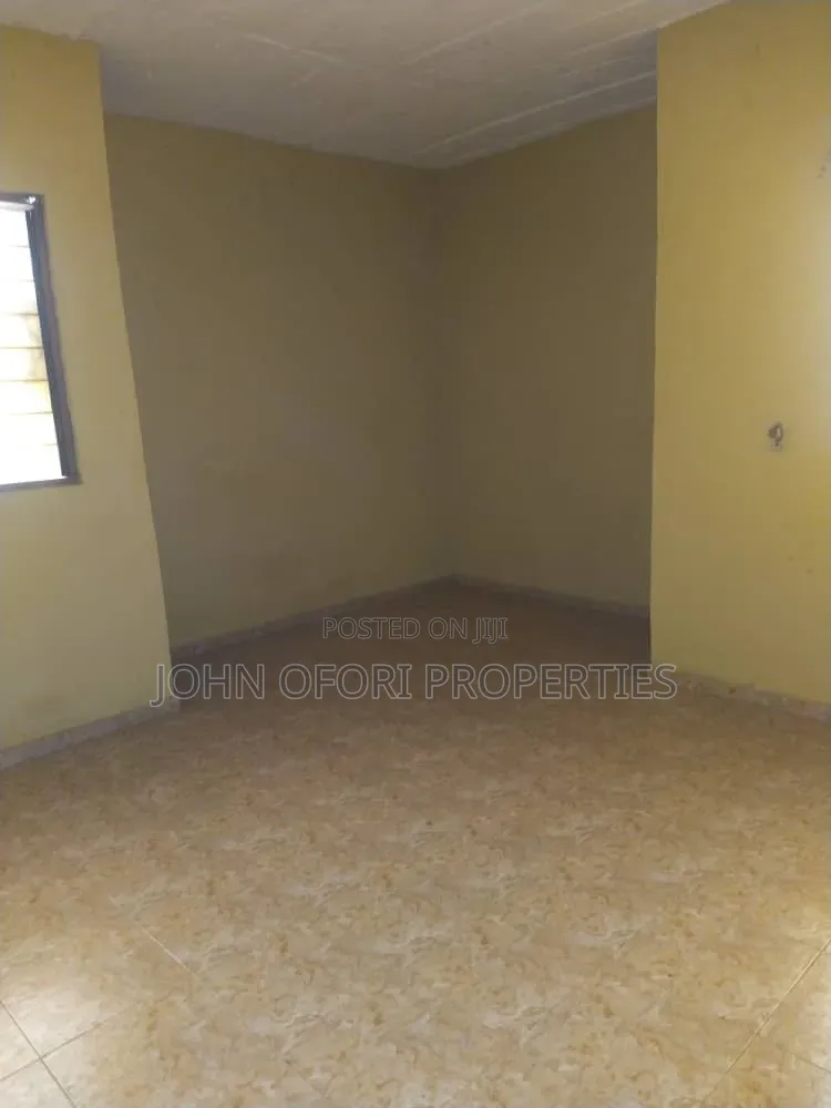 1bdrm Apartment in Emena J H S School, Asokore Mampong Municipal in Asokore Mampong Municipal