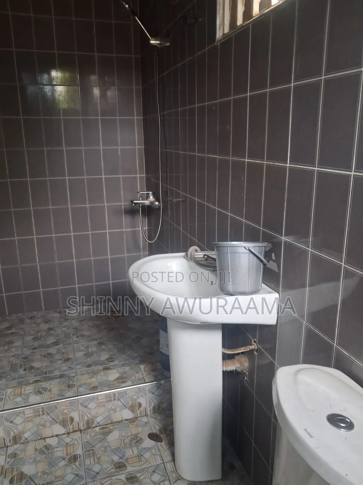2bdrm Apartment in Ashaley Botwe, New Town for rent in New Town