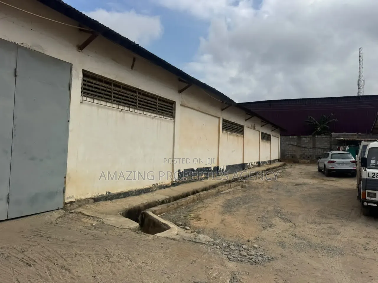 1350 SQM Warehouse for Rent at Achimota Mile 7 in Mile 7