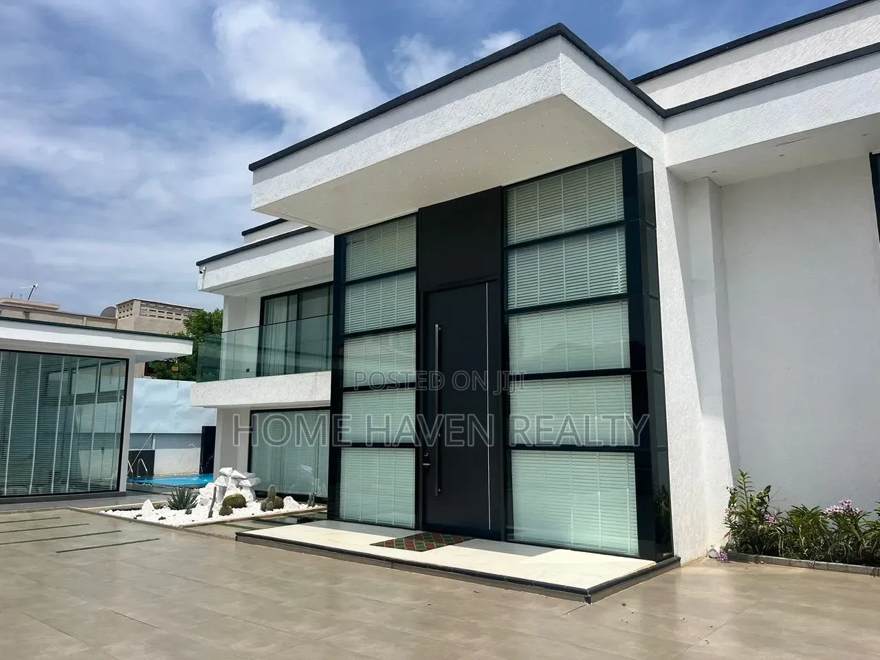 5bdrm House in Airport Hills for sale in Airport Residential Area