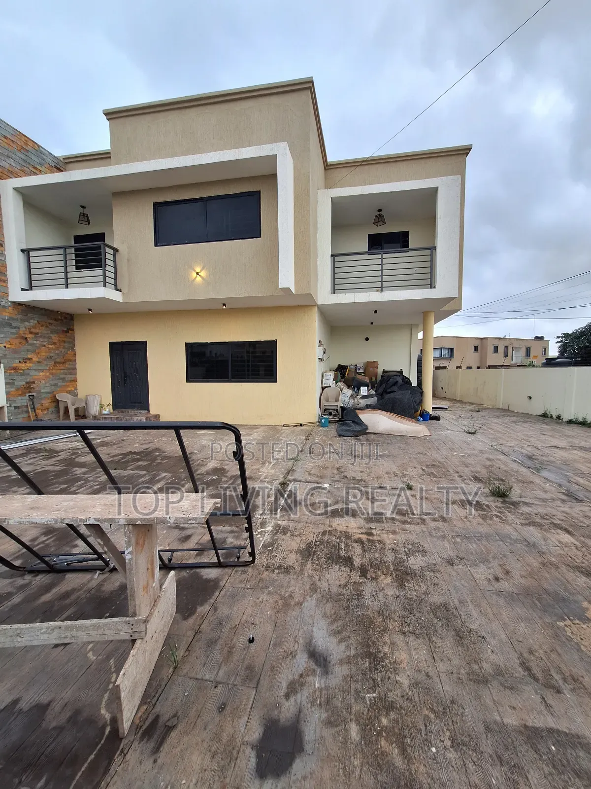 Furnished 3bdrm Townhouse / Terrace in Legon Hills, Ashaley Botwe in Ashaley Botwe