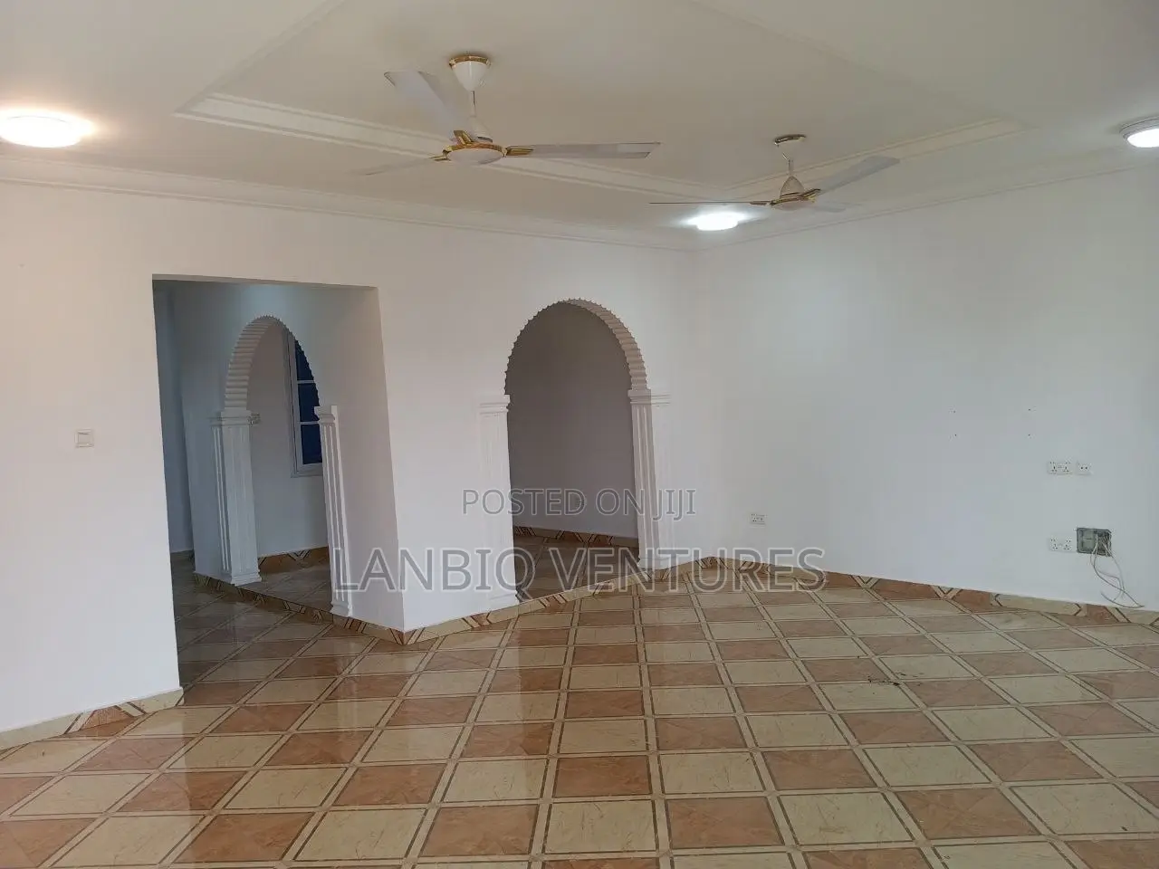 2bdrm Apartment in Madina for rent in Madina