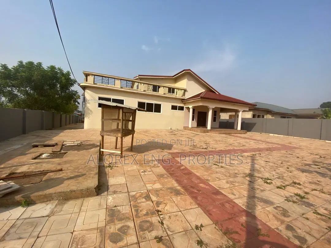 5bdrm Duplex in Adenta, Malejor for rent in Malejor