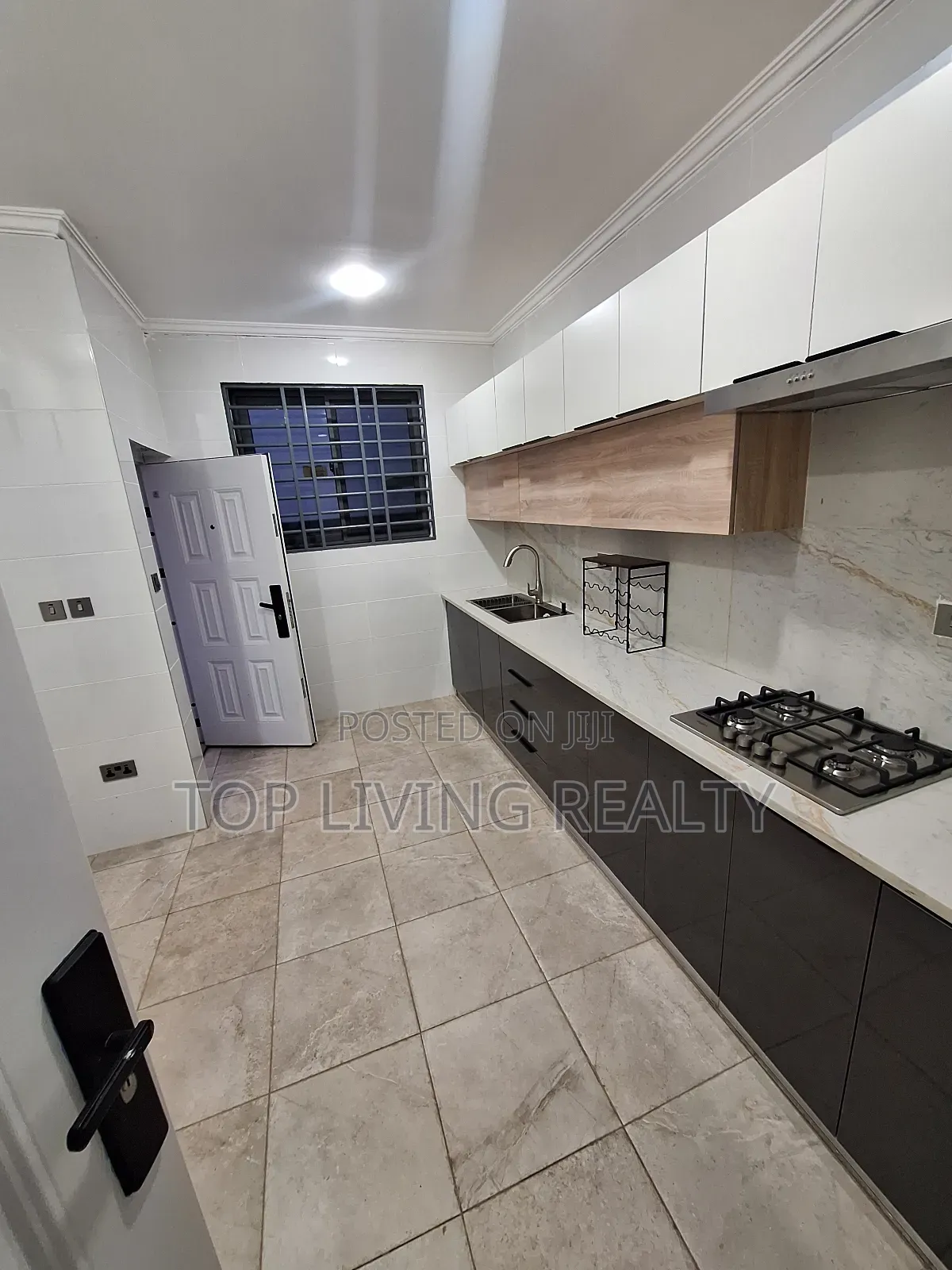 Furnished 4bdrm Townhouse / Terrace in Gate, Ashaley Botwe for rent in Ashaley Botwe