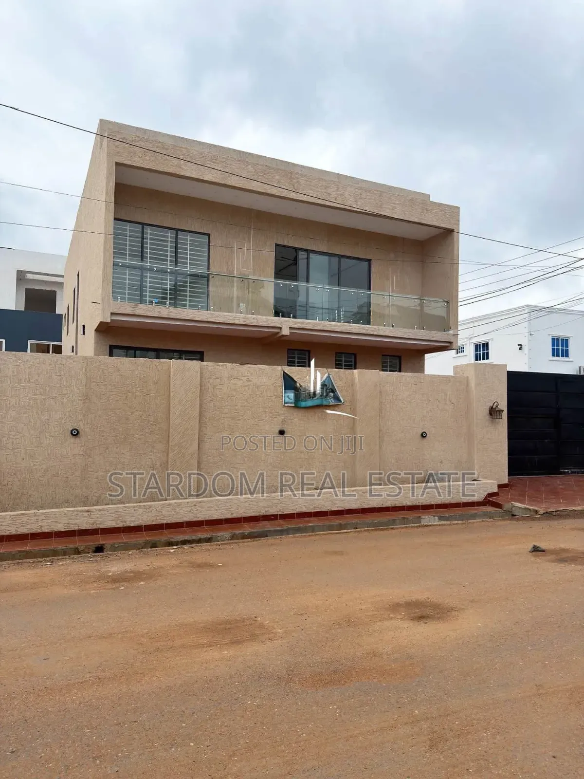 4bdrm Duplex in East Legon Ogbojo, American House for sale in American House