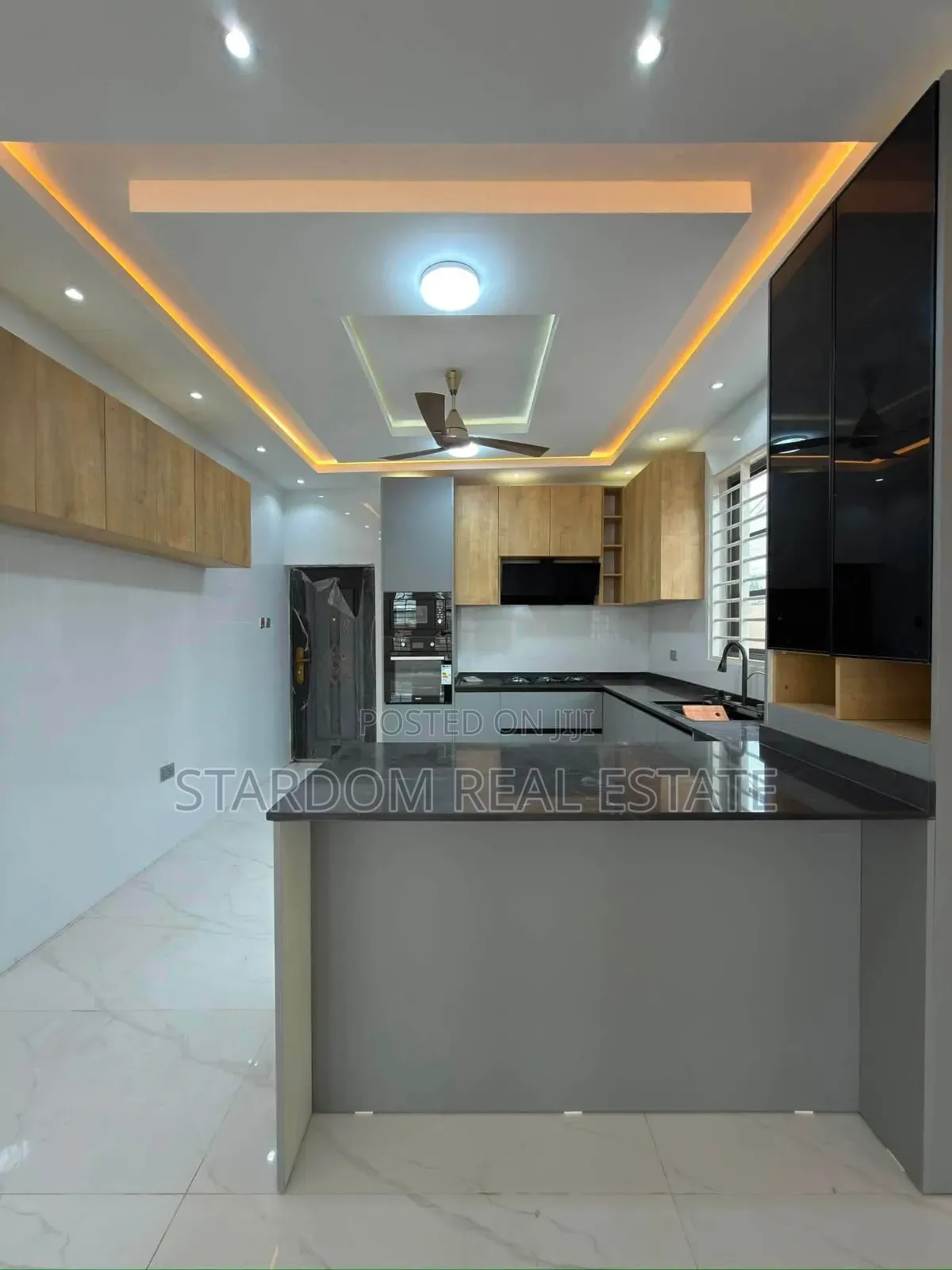 4bdrm Duplex in East Legon Ogbojo, American House for sale in American House