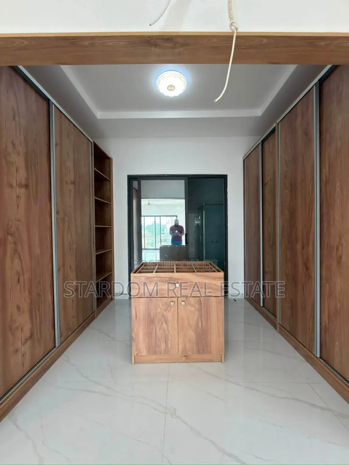 4bdrm Duplex in East Legon Ogbojo, American House for sale in American House