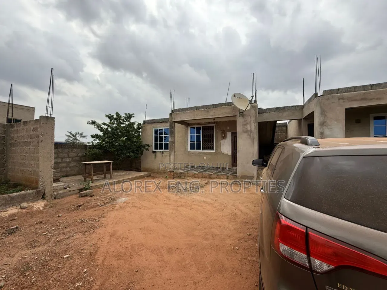 12bdrm Mansion in Oyibi $120,000, Valley View Area for sale in Valley View Area