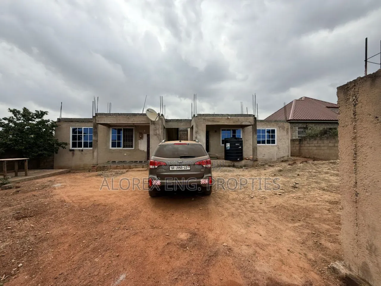 12bdrm Mansion in Oyibi $120,000, Valley View Area for sale in Valley View Area