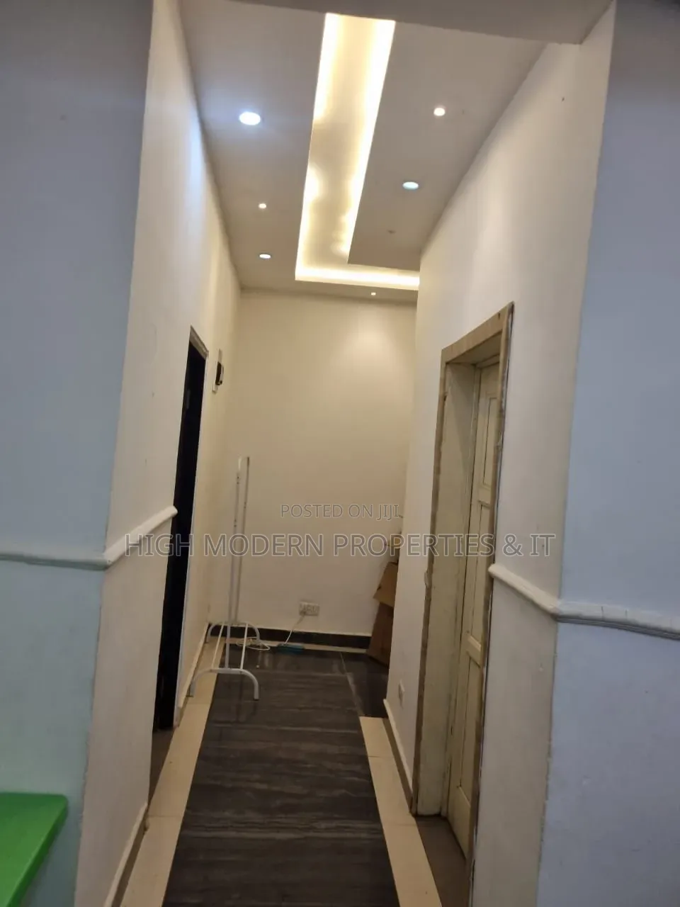 2bdrm Apartment in Bushroad, New Town for rent in New Town