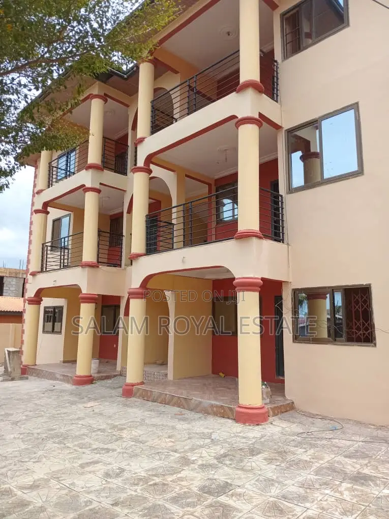 2bdrm Apartment in Amanfrom, Pokuase for rent in Pokuase