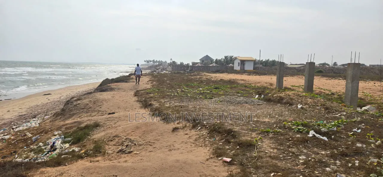 3 Main Road Plots of Land Santoe for Sale in American House