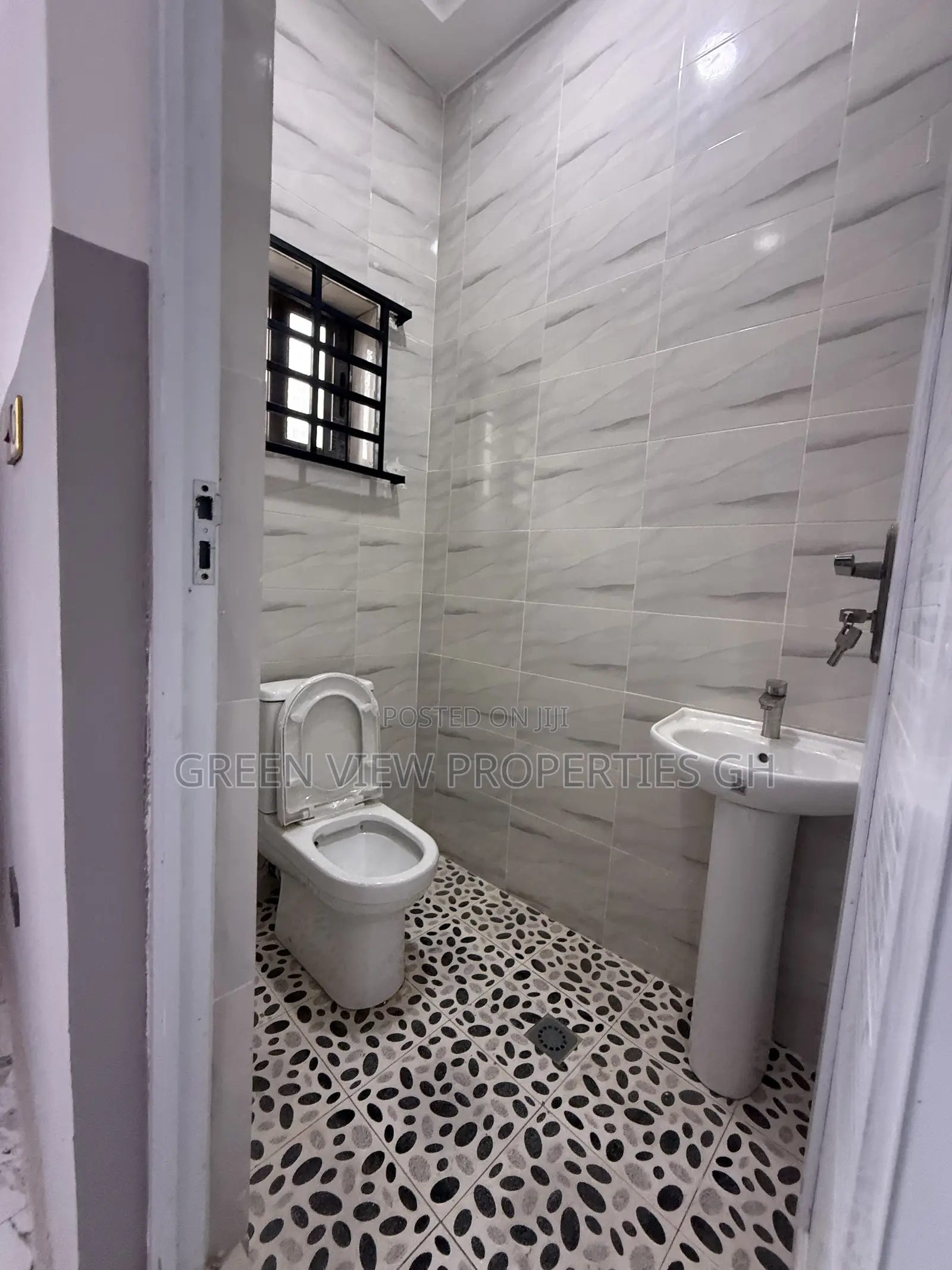 2bdrm Apartment in West Hills Mall Area for rent in West Hills Mall Area