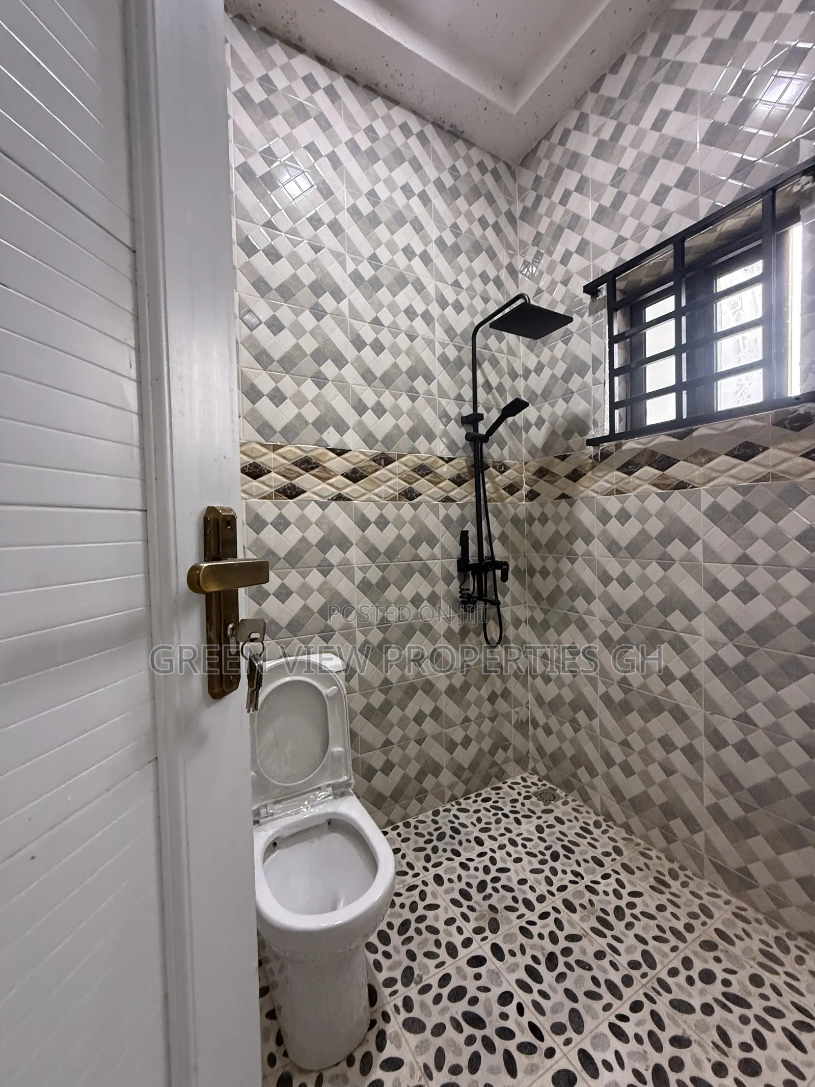 2bdrm Apartment in West Hills Mall Area for rent in West Hills Mall Area