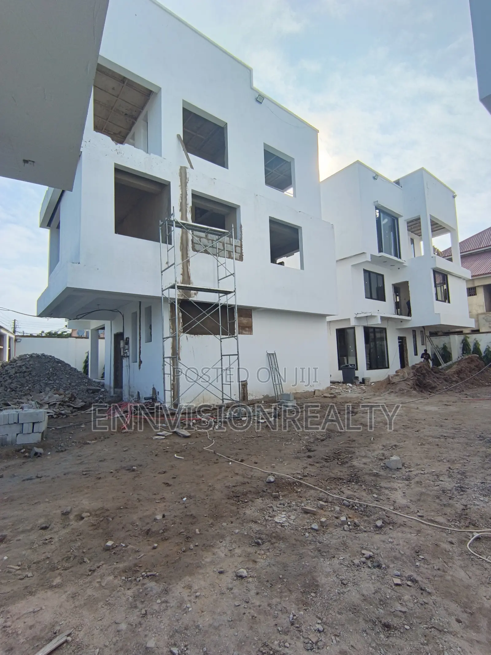 4bdrm Townhouse/Terrace in 4 Oakville, Accra Metropolitan for sale in Accra Metropolitan