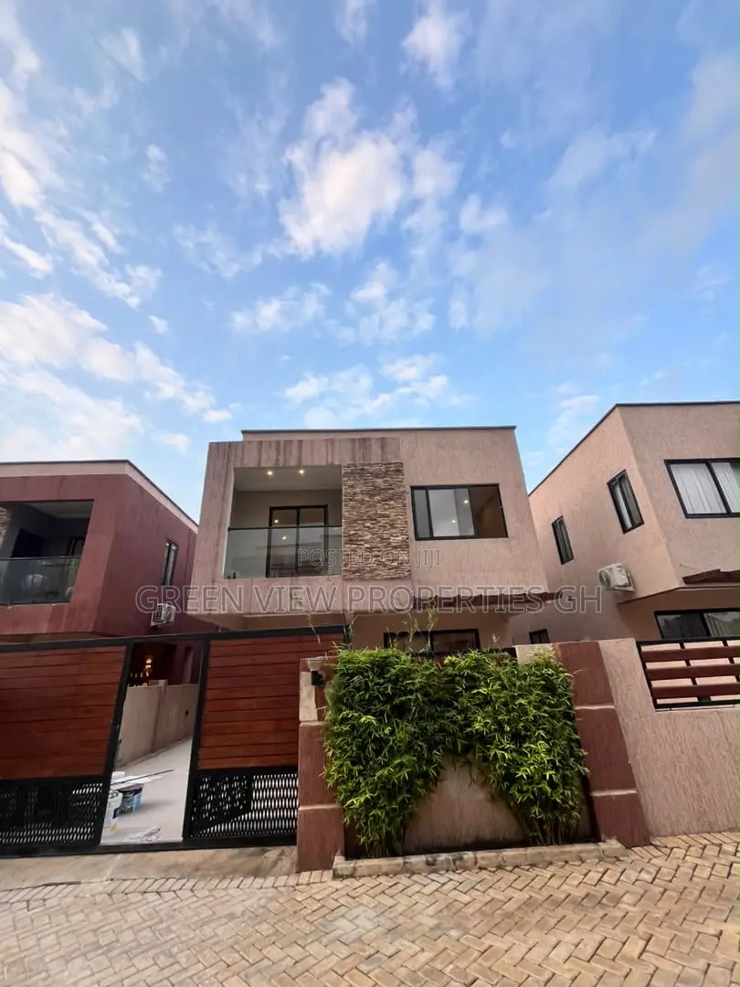 3bdrm Duplex in Oyarifa for rent in Oyarifa