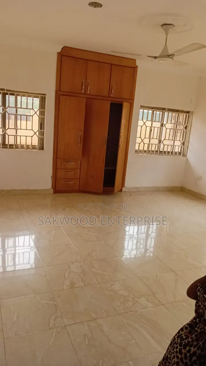 3bdrm House in Sakwood Enterprise, Oyibi for rent in Oyibi