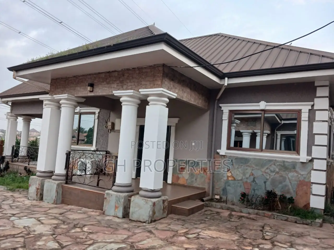 3bdrm Apartment in Ahodwo Sokoban., Kumasi Metropolitan for sale in Kumasi Metropolitan