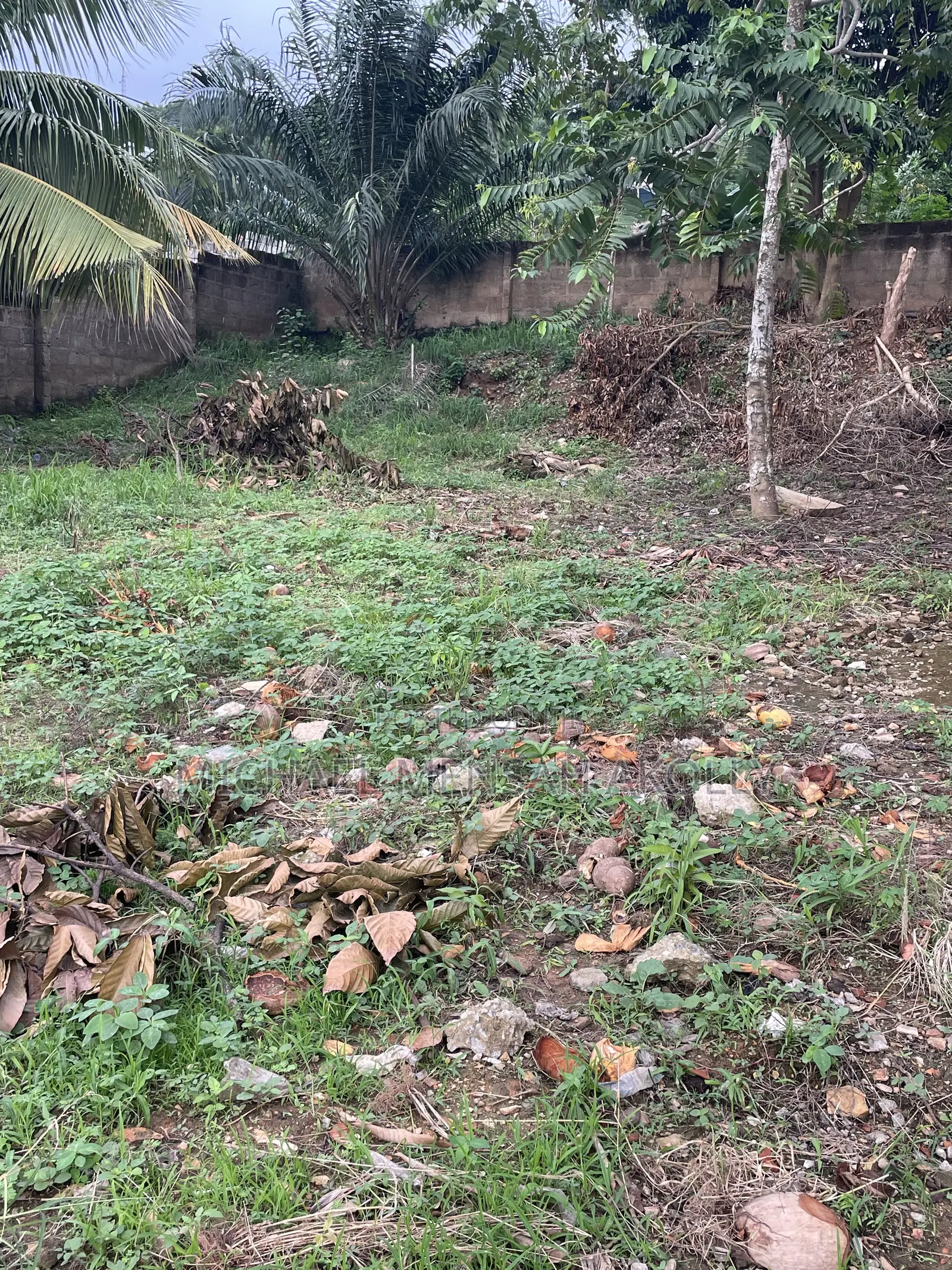 8bdrm Duplex in Ashongman Estate, Police Station for sale in Police Station
