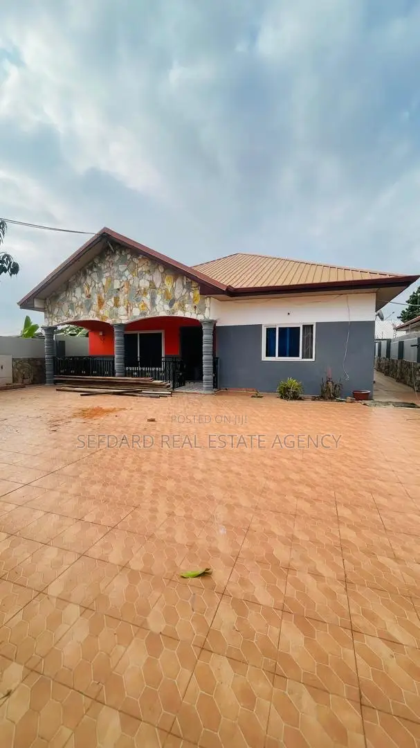 4bdrm House in Sefdard Properties, Pokuase for rent in Pokuase