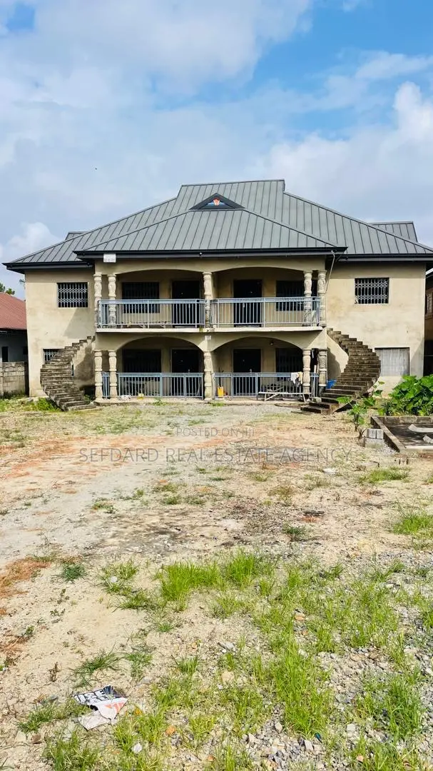8bdrm Apartment in Sefdard Properties, Pokuase for sale in Pokuase