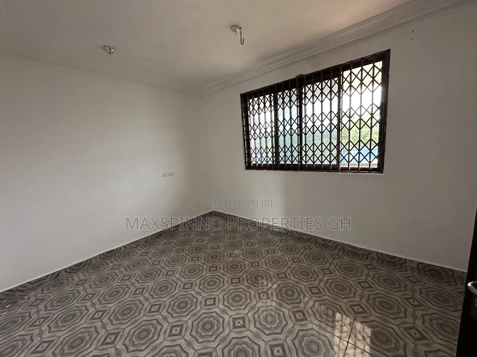 2bdrm Apartment in Maxspinno Properties, Housing Down for rent in Housing Down