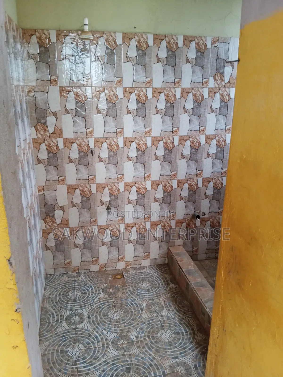 1bdrm Apartment in Sakwood Enterprise, Danfa for rent in Danfa