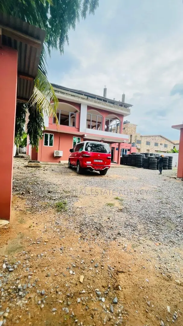 16bdrm Apartment in Sefdard, Kwabenya for sale in Kwabenya