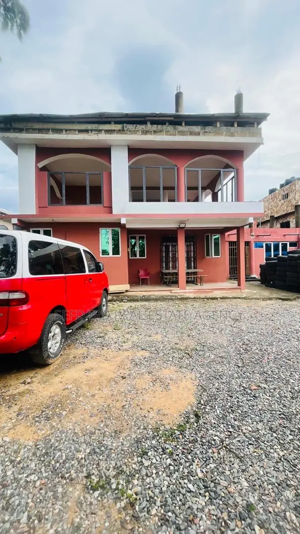 16bdrm Apartment in Sefdard, Kwabenya for sale in Kwabenya