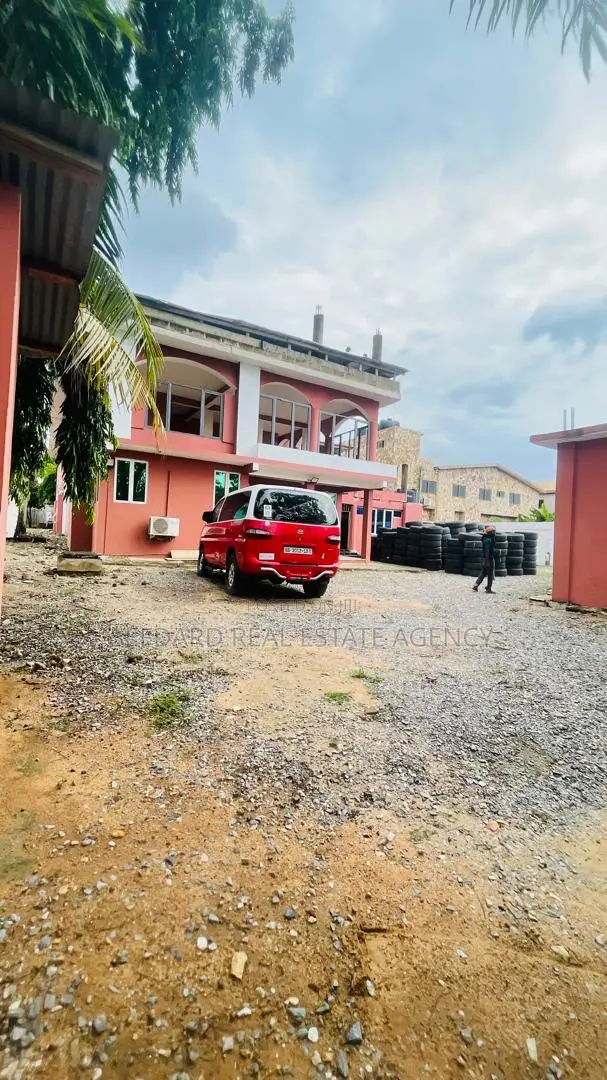 16bdrm Apartment in Sefdard, Kwabenya for sale in Kwabenya