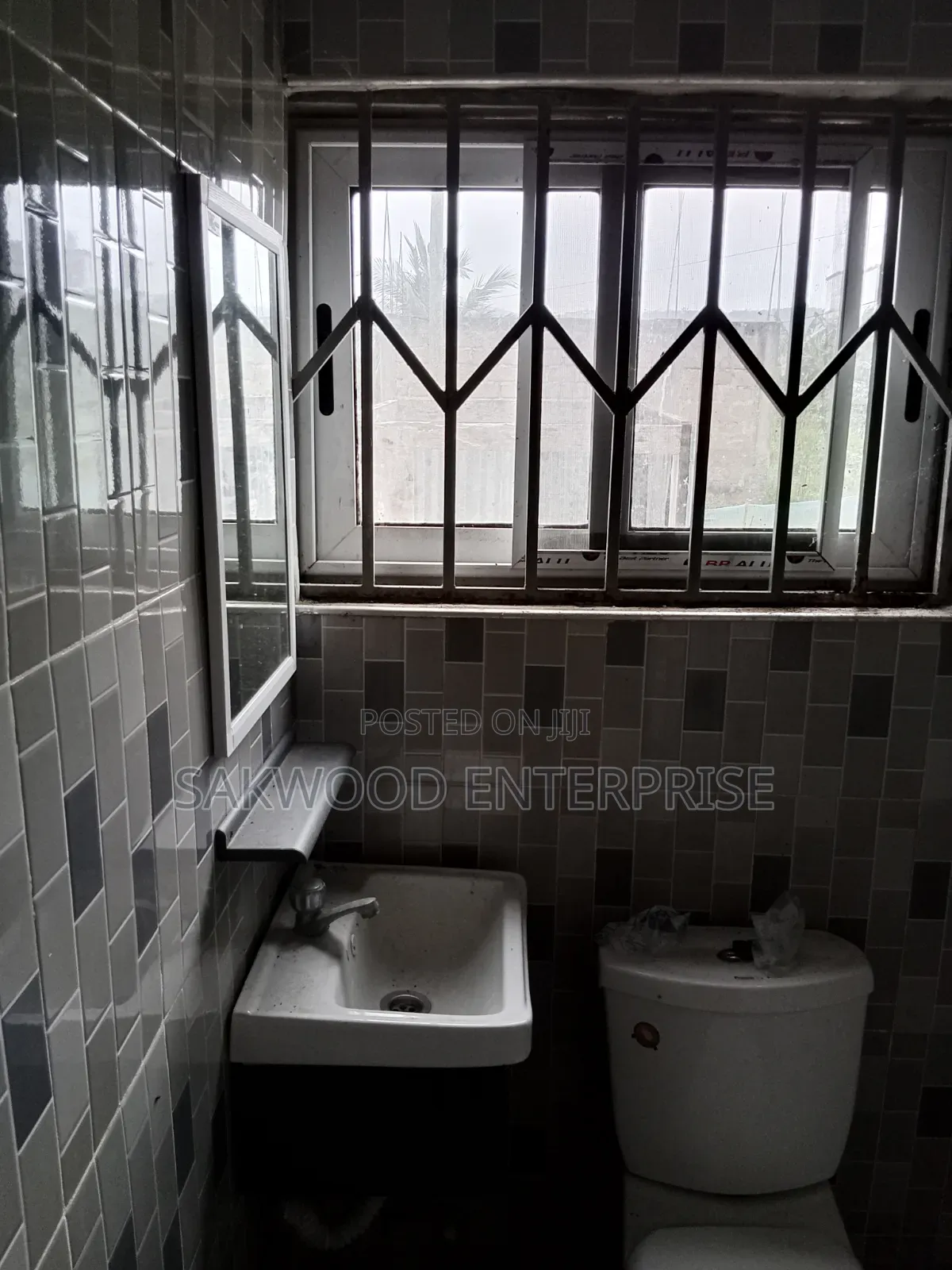 1bdrm Apartment in Sakwood Enterprise, Danfa for rent in Danfa