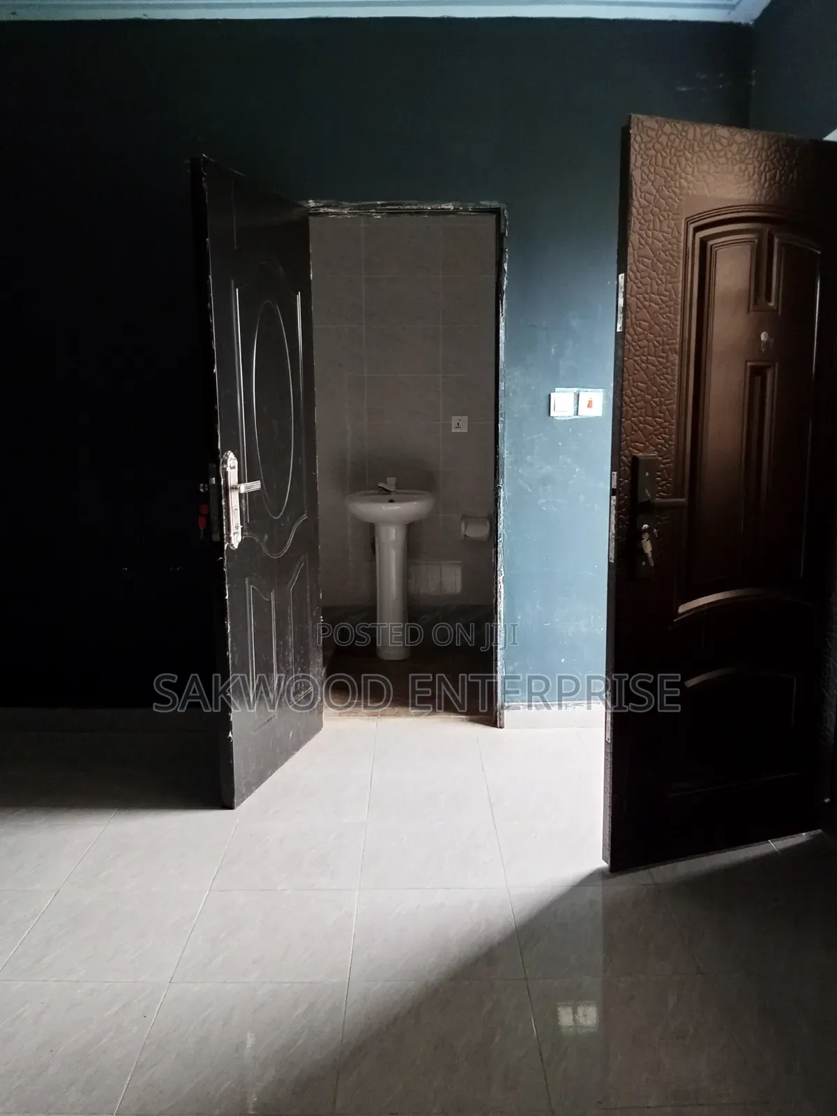 1bdrm Apartment in Sakwood Enterprise, Danfa for rent in Danfa