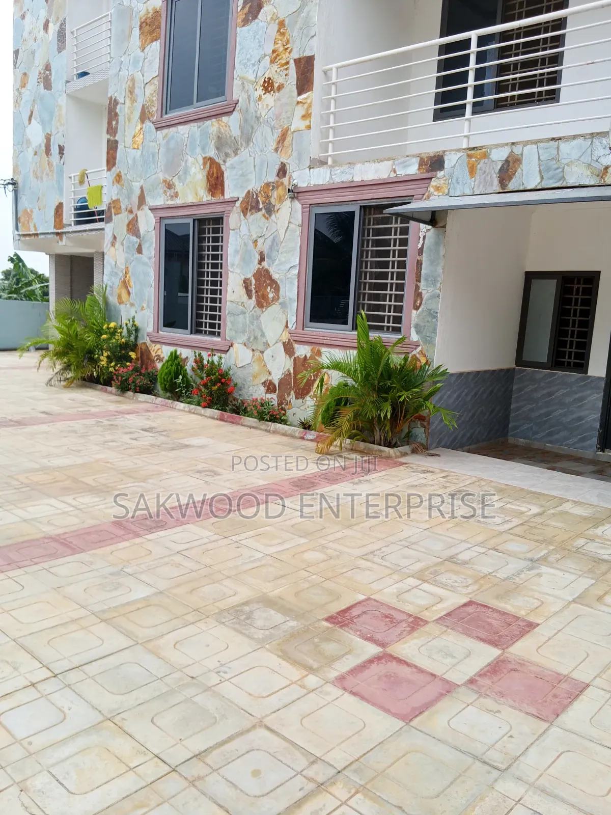 1bdrm Apartment in Sakwood Enterprise, Danfa for rent in Danfa