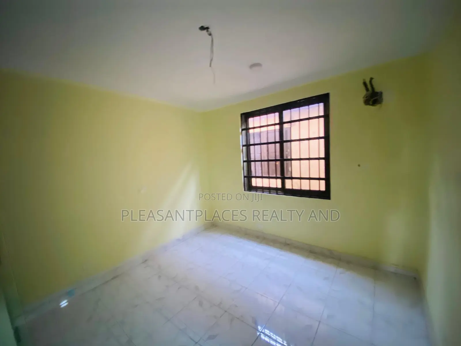 2bdrm Apartment in Pleasantplaces And, Dzorwulu for rent in Dzorwulu